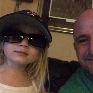 Meet your Posher, Eeddie